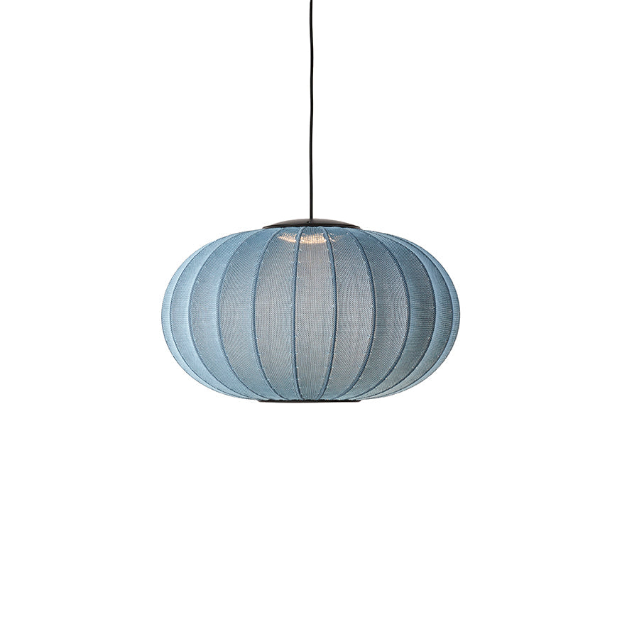 Loftlampe i blå med sort ledning