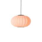 Loftlampe i coral med sort ledning