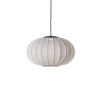 Loftlampe i grå med sort ledning