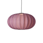 Loftlampe blommefarvet med lys i