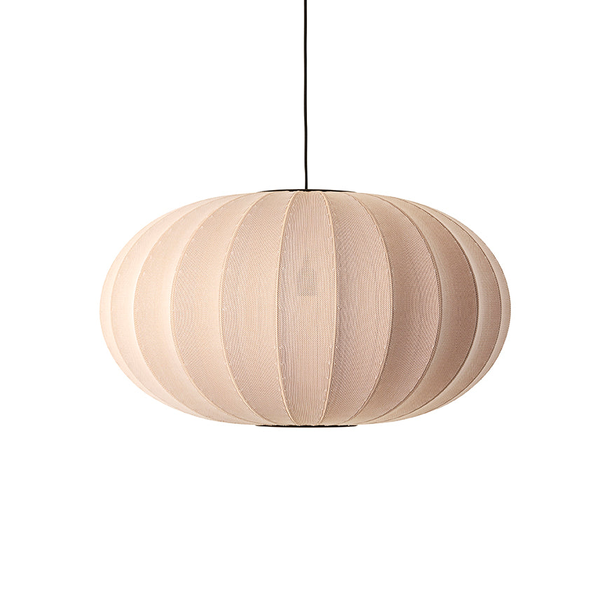 Loftlampe i beige med sort ledning