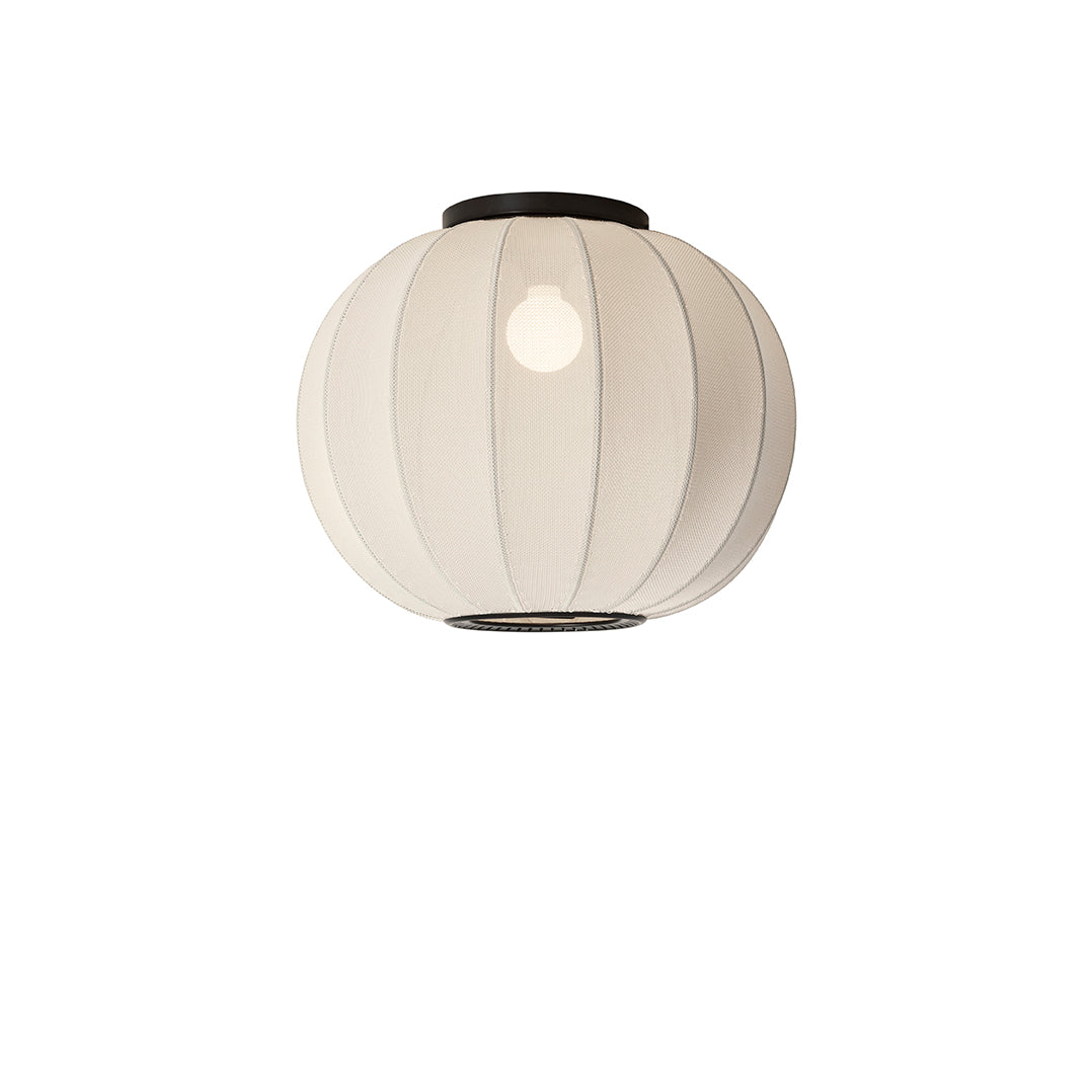 Loftlampe i hvid med lys i