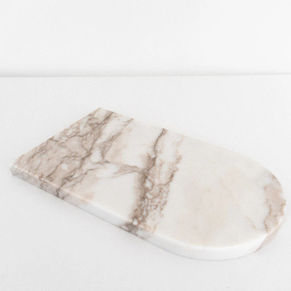 Marmorbakke i hvid