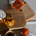 tapasbræt med ost og svampe på